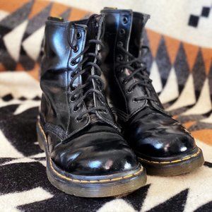 DR. Marten 1460 WOMEN'S SMOOTH LEATHER BOOTS